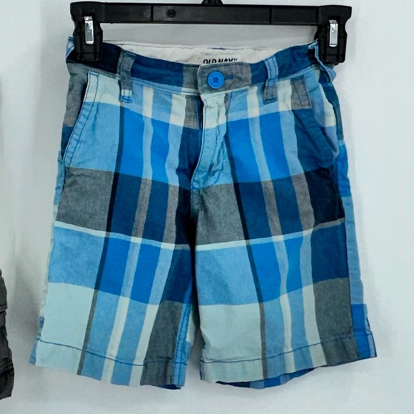 Old navy gray khaki & blue plaid Bundle of shorts sz 6 Button, adjustabl… - Picture 2 of 11